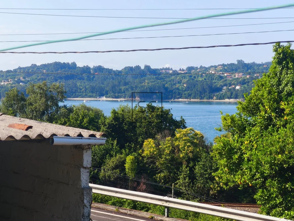 Casa para reformar con vistas a la ría pontedeume