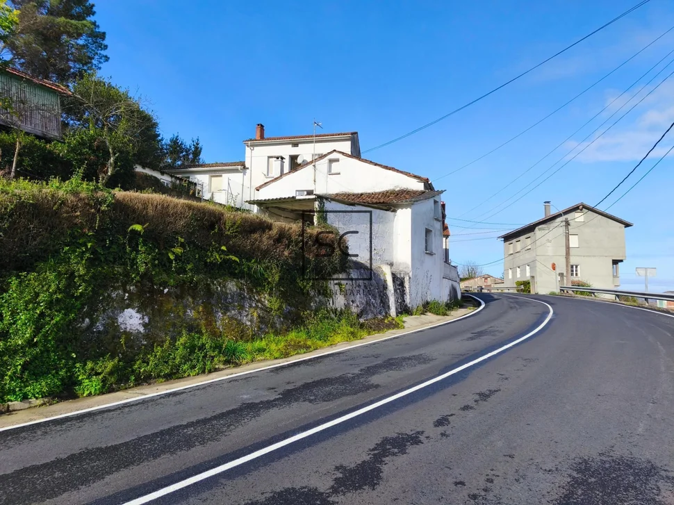 Casa para reformar con vistas a la ría pontedeume