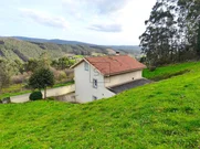 Casa con Garaje, Patio y Finca en Cedeira