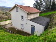 Casa con Garaje, Patio y Finca en Cedeira