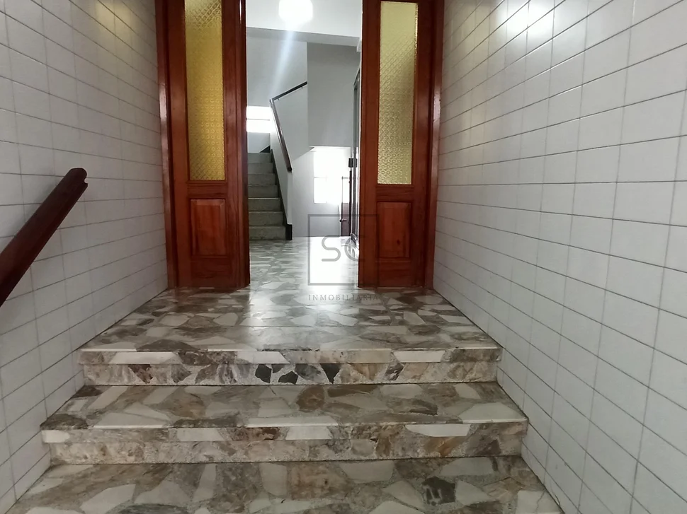 Primero amueblado sin ascensor en ultramar ferrol