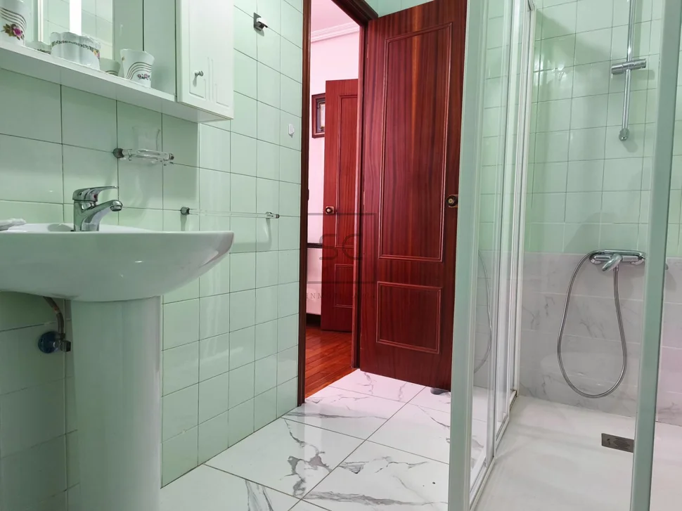 Segundo piso sin ascensor en sta cecilia-narón