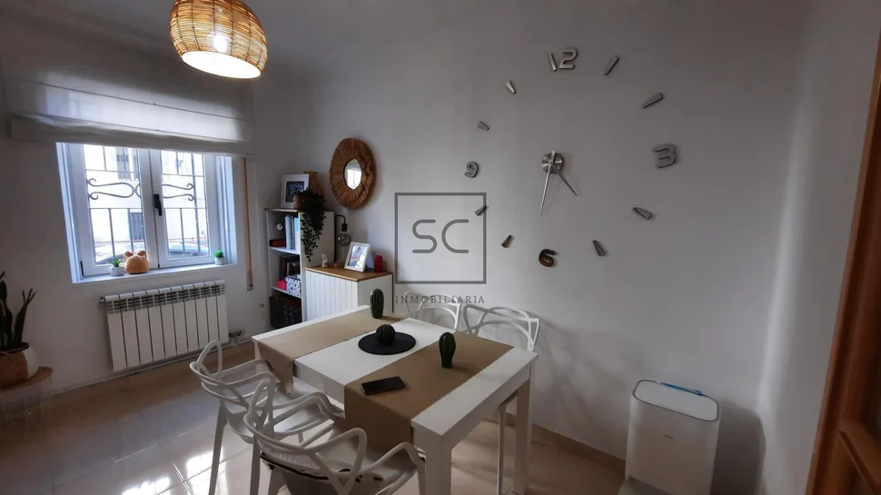 Amplio piso en plaza de españa