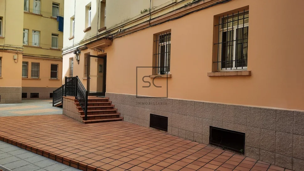 Amplio piso en plaza de españa