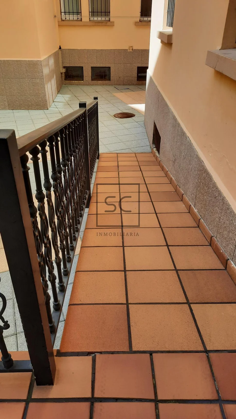 Amplio piso en plaza de españa