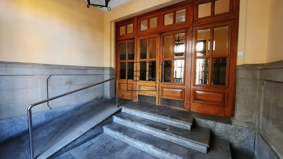 Amplio piso en plaza de españa