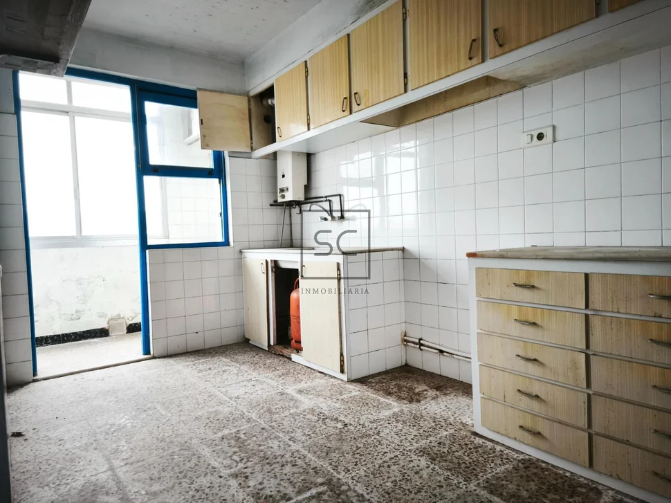 Apartamento para reformar en catabois – ferrol