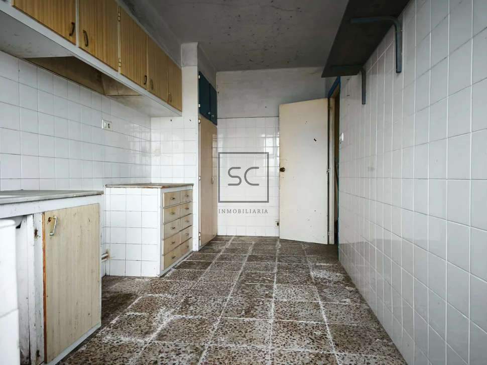 Apartamento para reformar en catabois – ferrol