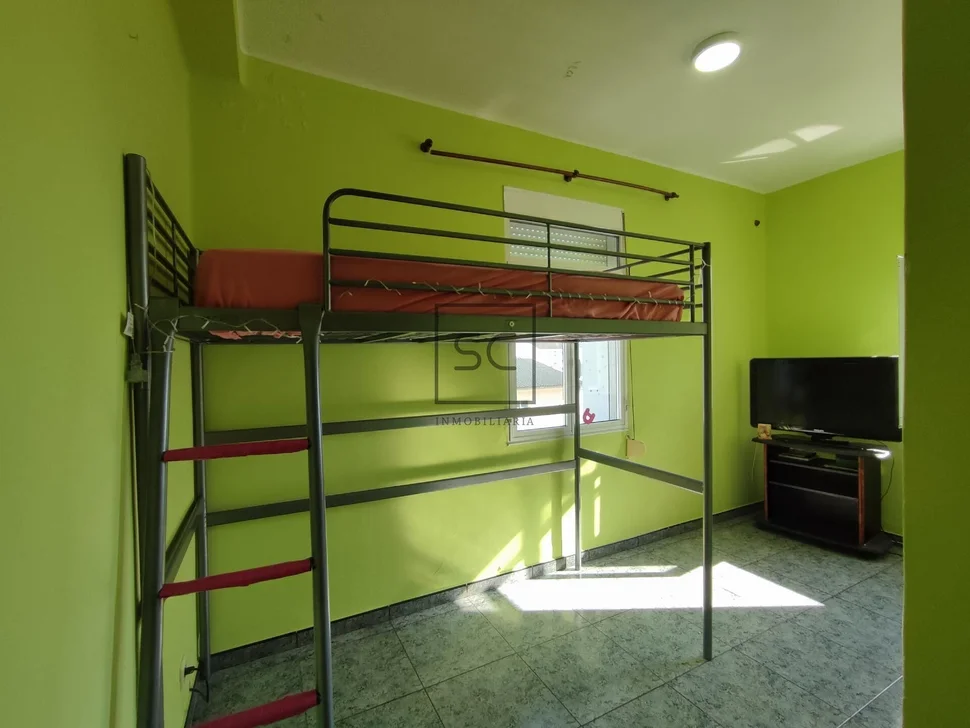 Luminoso tercero sin ascensor en narón