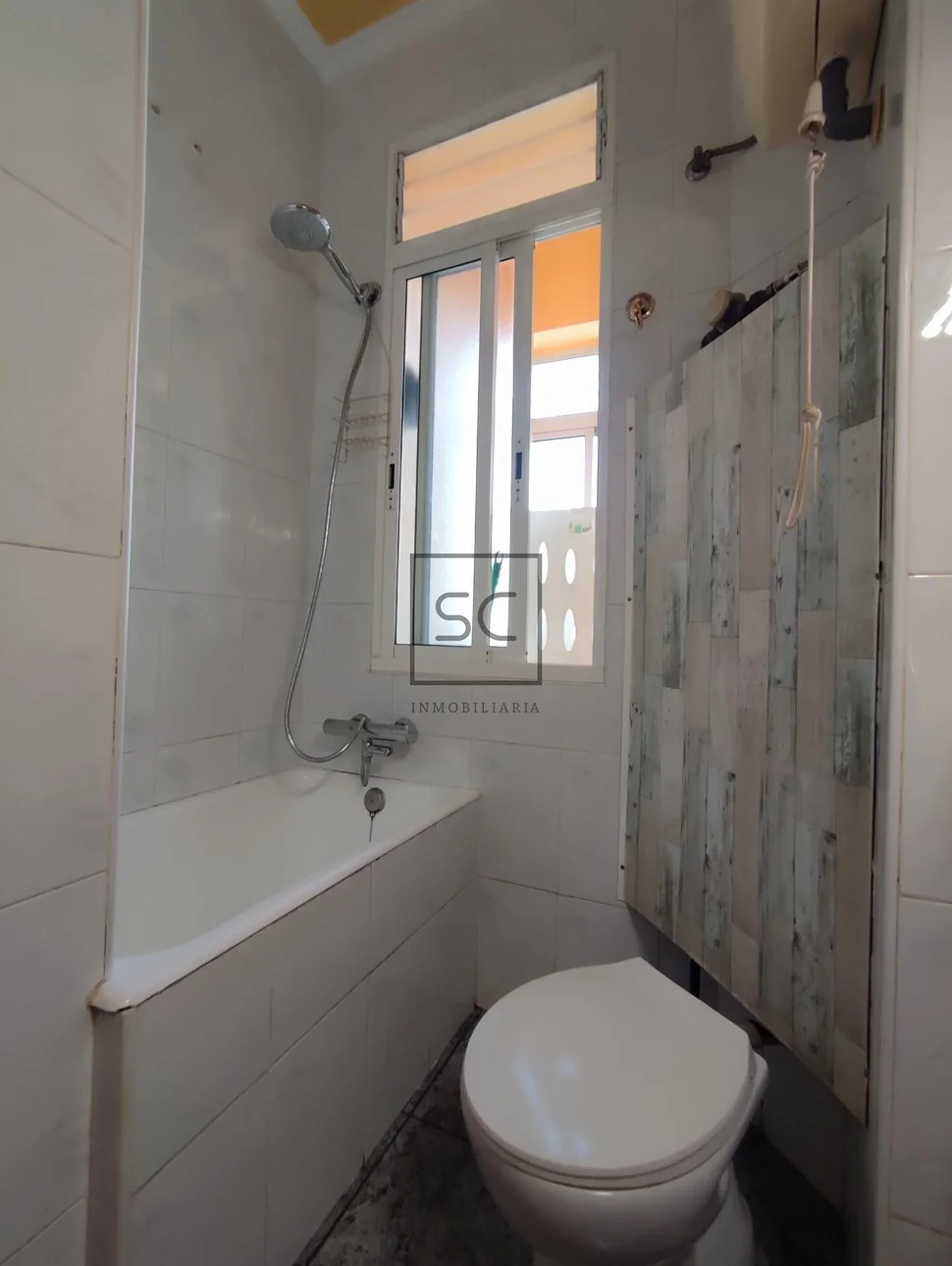 Luminoso tercero sin ascensor en narón