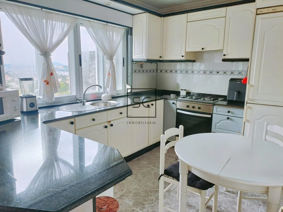 Casa con 2 viviendas independientes en a mourela, neda