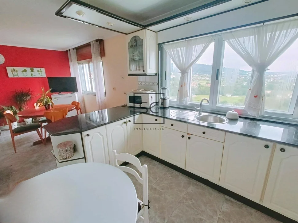 Casa con 2 viviendas independientes en a mourela, neda