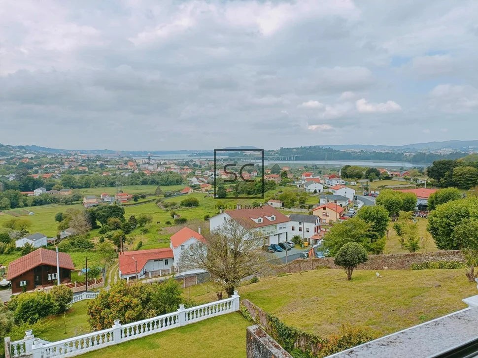 Casa con 2 viviendas independientes en a mourela, neda