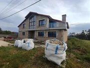 Chalet en construcción con finca edificable en miño