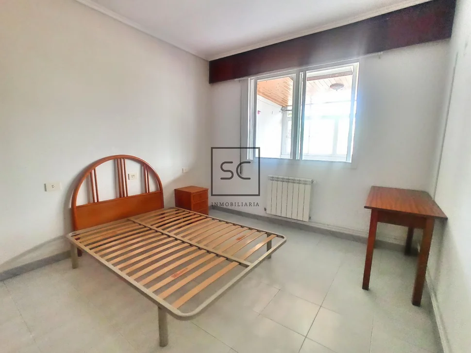 Luminoso piso con terraza y balcón en ferrol