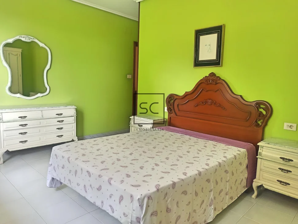 Luminoso piso con terraza y balcón en ferrol