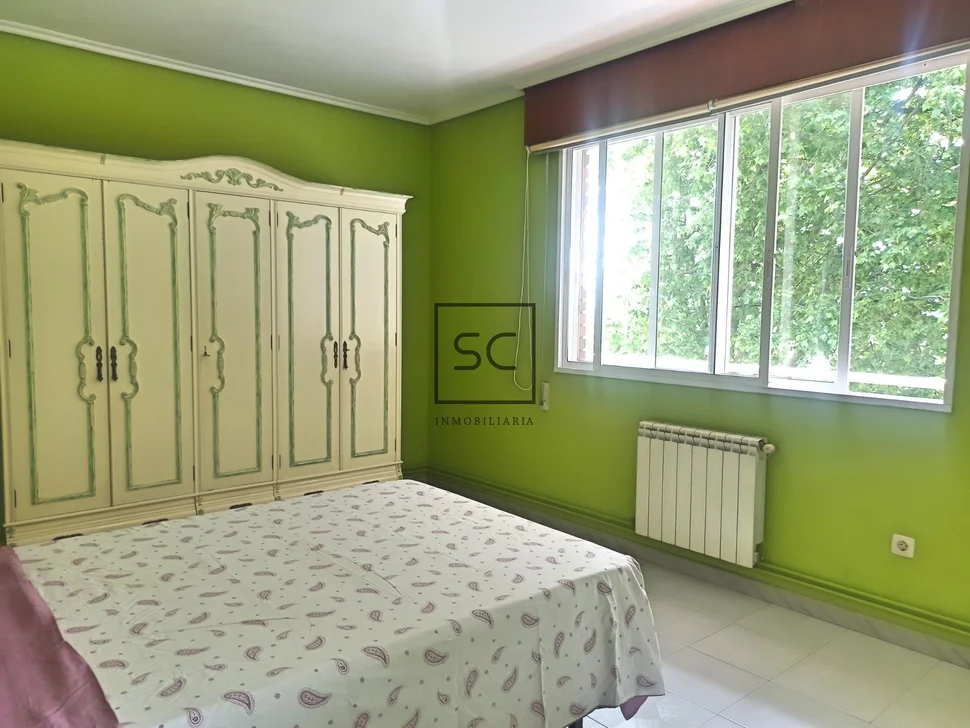 Luminoso piso con terraza y balcón en ferrol