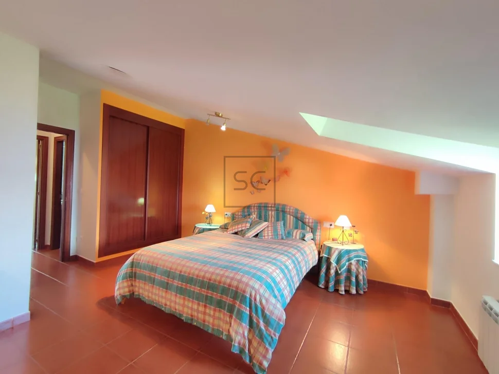 Céntrico piso con vistas al mar en mugardos