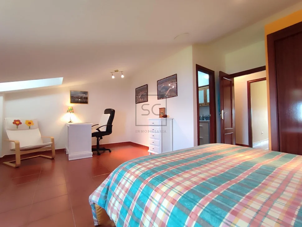 Céntrico piso con vistas al mar en mugardos