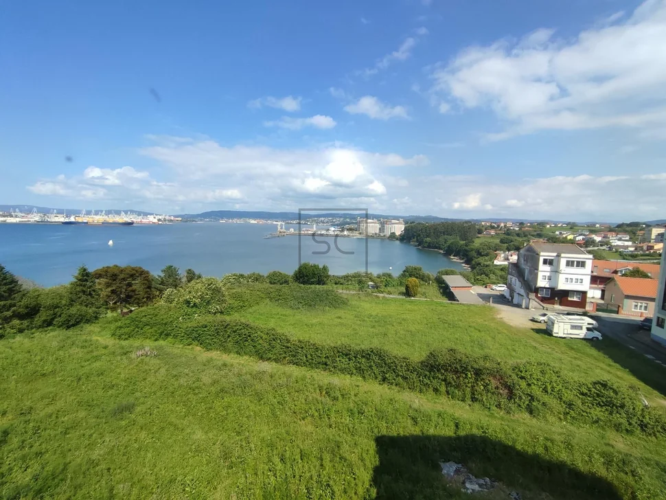 Céntrico piso con vistas al mar en mugardos