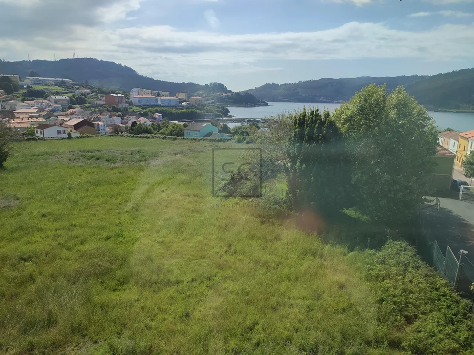Céntrico piso con vistas al mar en mugardos