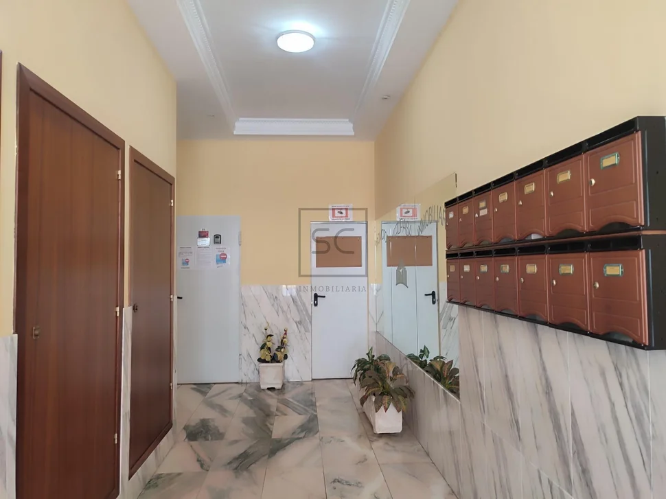 Céntrico piso con vistas al mar en mugardos