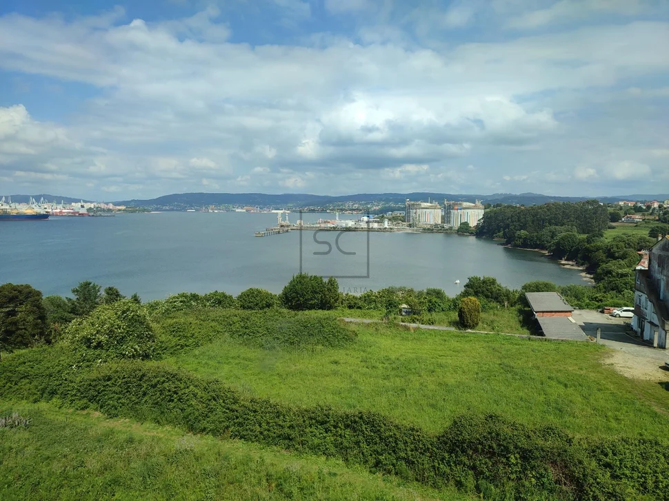 Céntrico piso con vistas al mar en mugardos