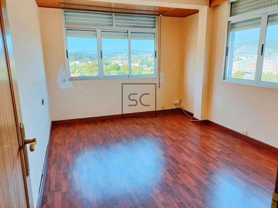 Luminoso piso en piñeiros, narón