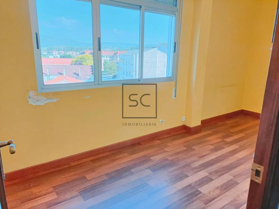 Luminoso piso en piñeiros, narón