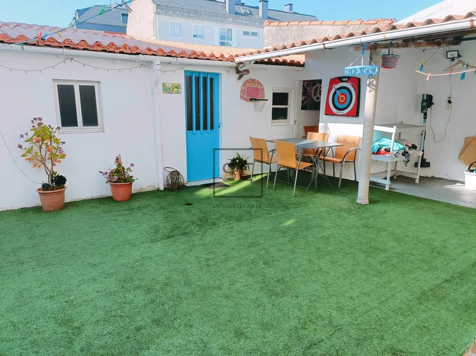 Piso con terraza y bodega en santa cecilia, narón