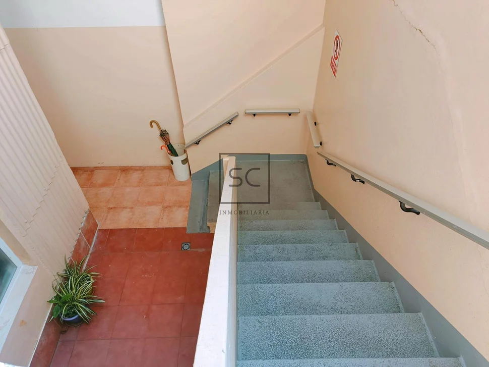 Piso con terraza y bodega en santa cecilia, narón