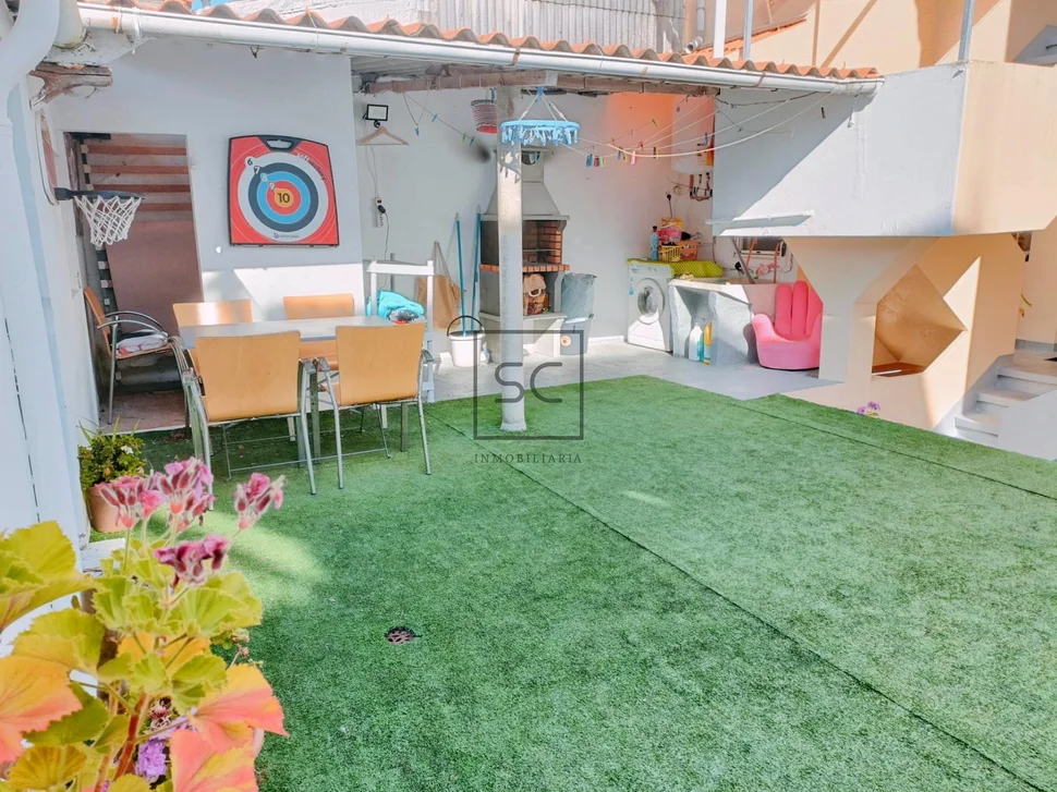 Piso con terraza y bodega en santa cecilia, narón