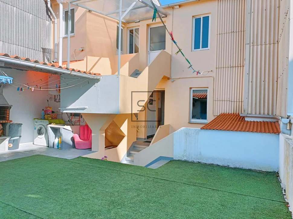 Piso con terraza y bodega en santa cecilia, narón