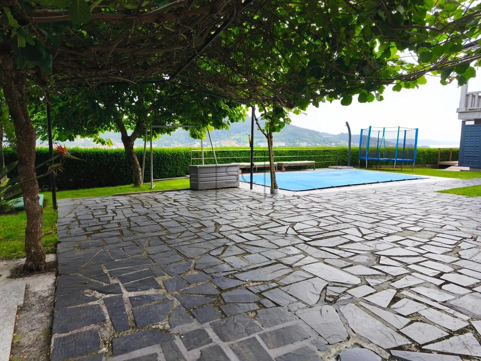 Chalet con piscina en cabañas