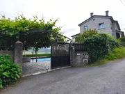 Chalet con piscina en cabañas