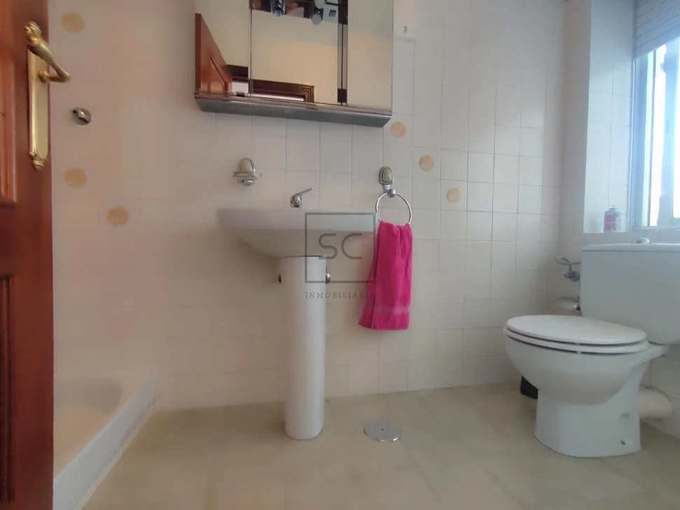 Voluminoso piso con dos terrazas en fene