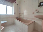 Voluminoso piso con dos terrazas en fene