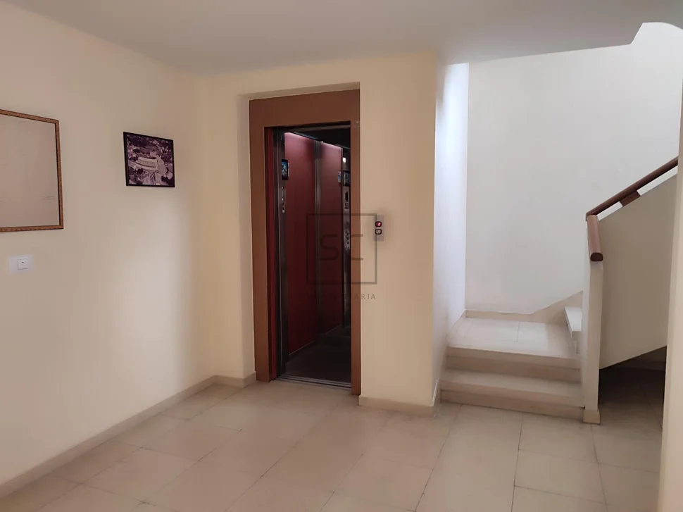 Voluminoso piso con dos terrazas en fene