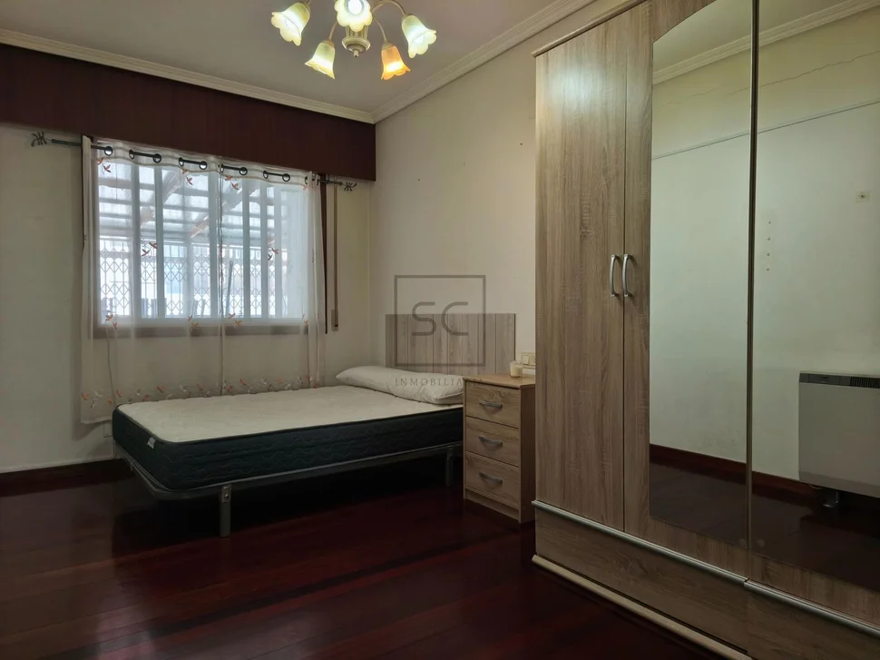 Piso con terraza en santa cecilia, narón