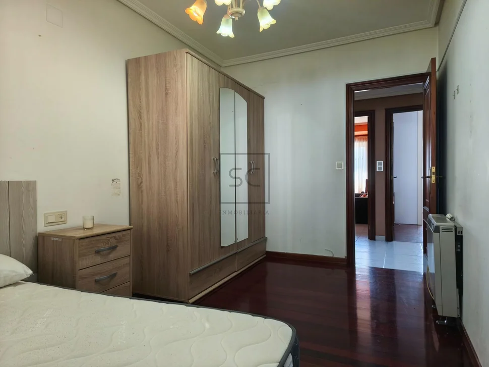 Piso con terraza en santa cecilia, narón