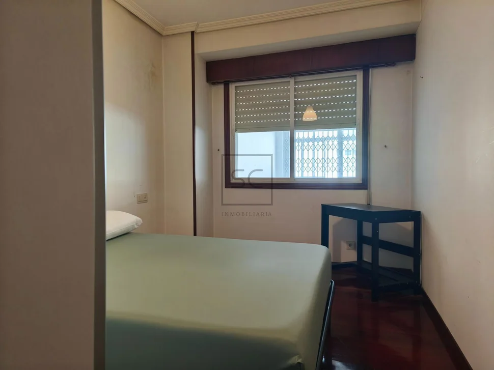 Piso con terraza en santa cecilia, narón