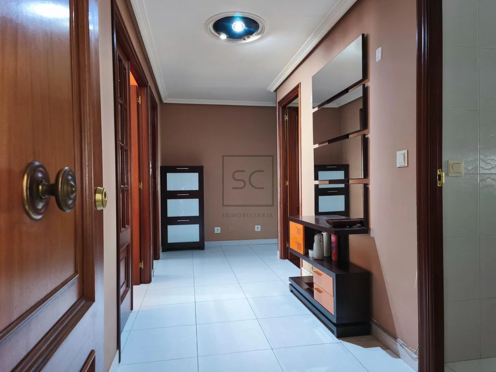 Piso con terraza en santa cecilia, narón