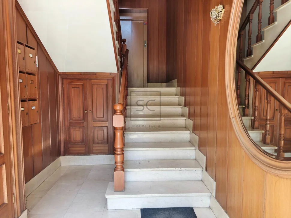 Piso con terraza en santa cecilia, narón