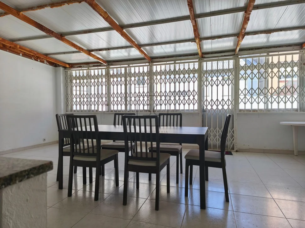 Piso con terraza en santa cecilia, narón