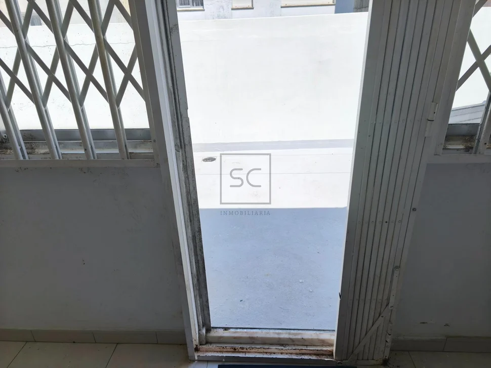 Piso con terraza en santa cecilia, narón