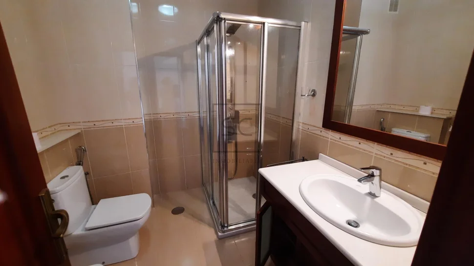 Piso amueblado con garaje en catabois – ferrol