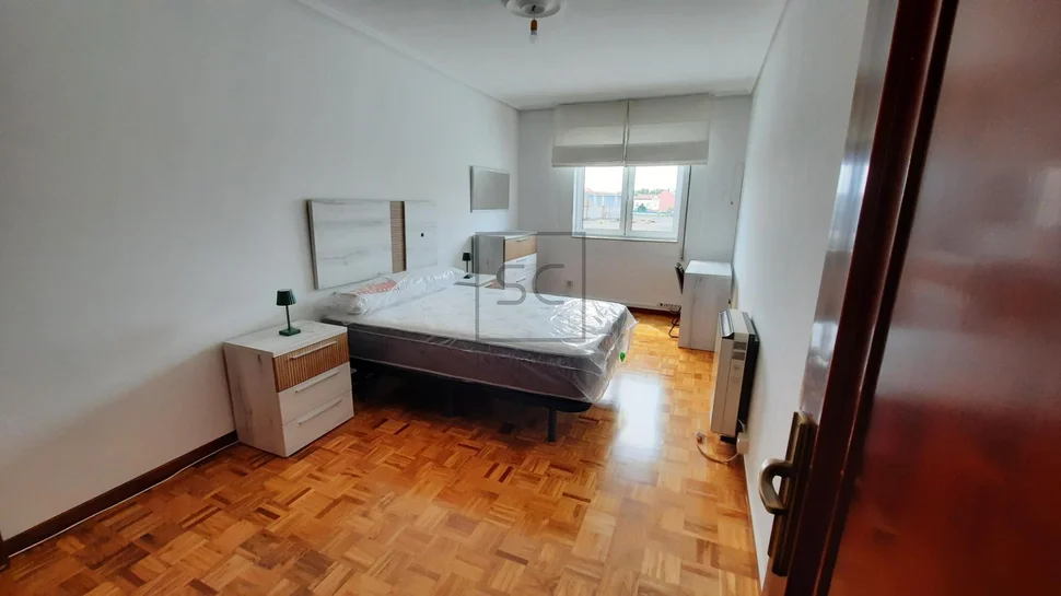 Piso amueblado con garaje en catabois – ferrol