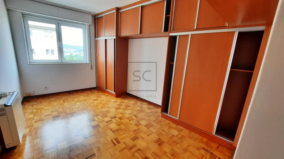 Piso Amueblado con Garaje en Catabois – Ferrol