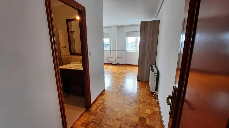 Piso amueblado con garaje en catabois – ferrol