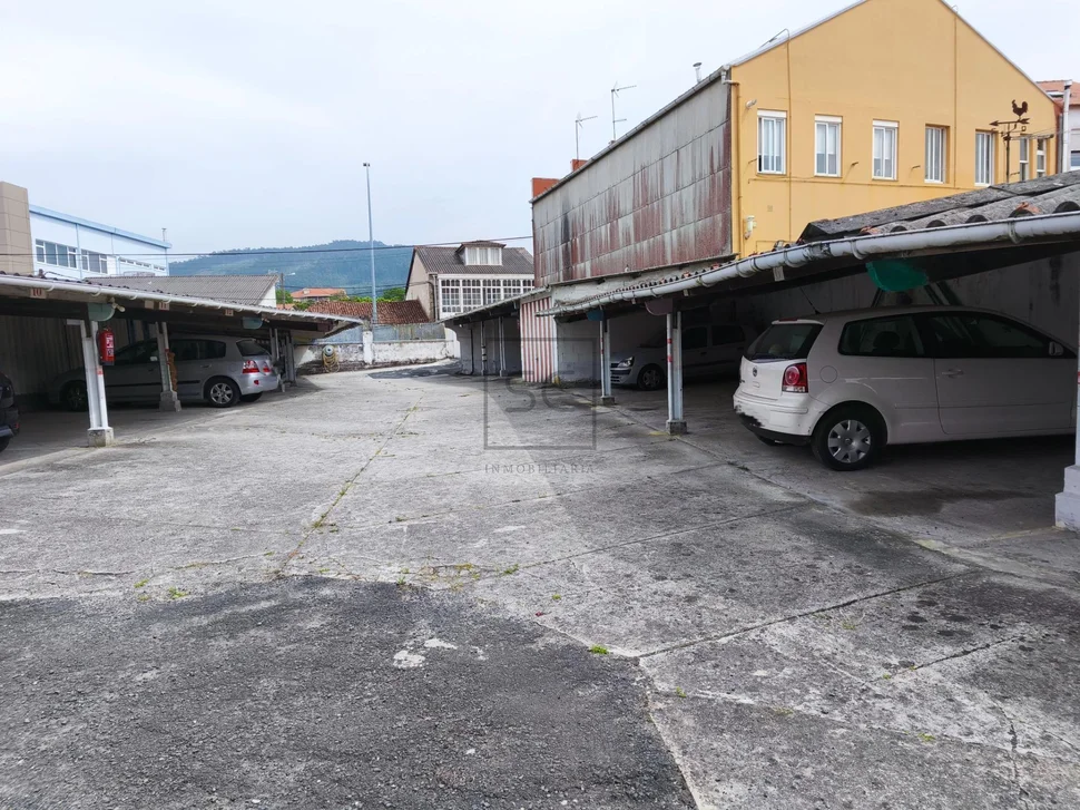 Dos Viviendas en Neda, con Finca y Aparcamiento
